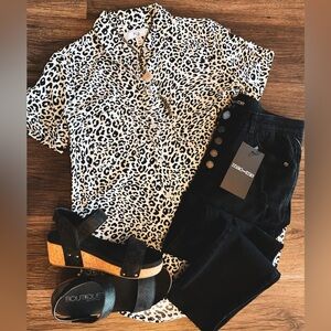 Mainstream Botique Button Down Shirt SzL Black and White Cheetah